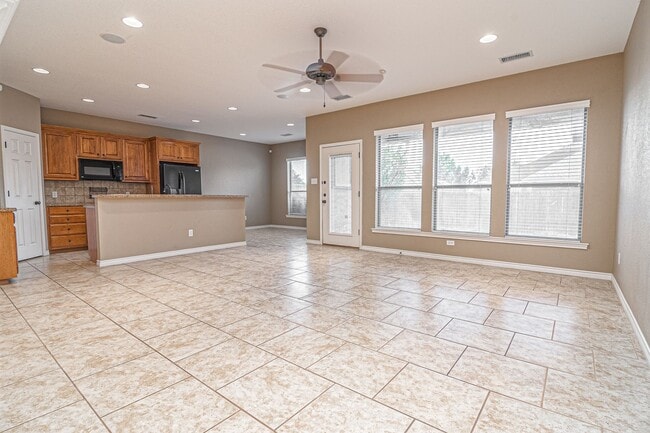 Building Photo - 5513 Rio Grande Ave