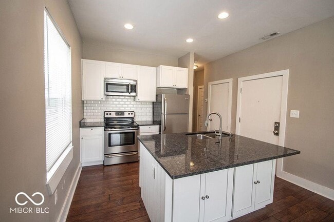 Building Photo - 2029 N College Ave