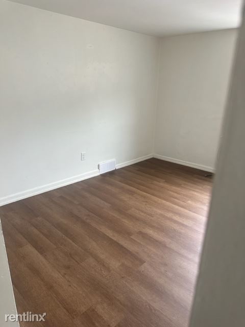 Foto del edificio - 2 br, 1 bath Triplex - 326 Orr Street apt 3