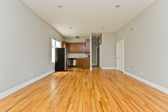 Foto del edificio - 2109-1 W Warner Ave