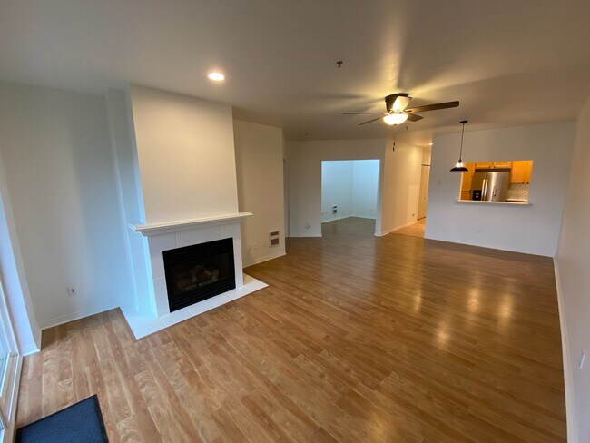 Chimenea de gas - 12439 NE Totem Lake Way