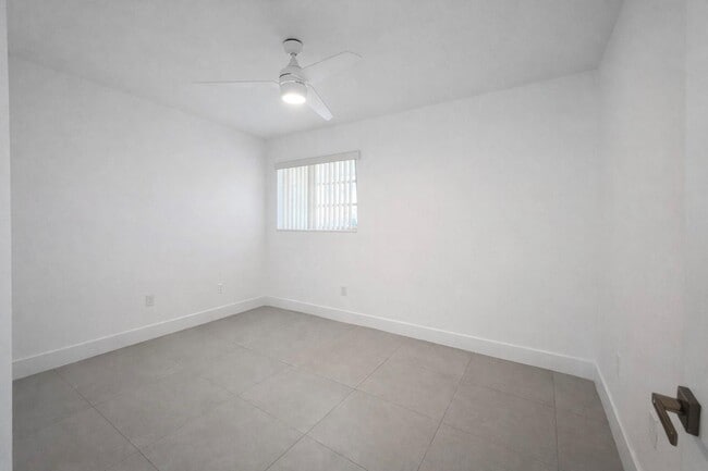 Foto del edificio - 2150 SW 72nd Ave