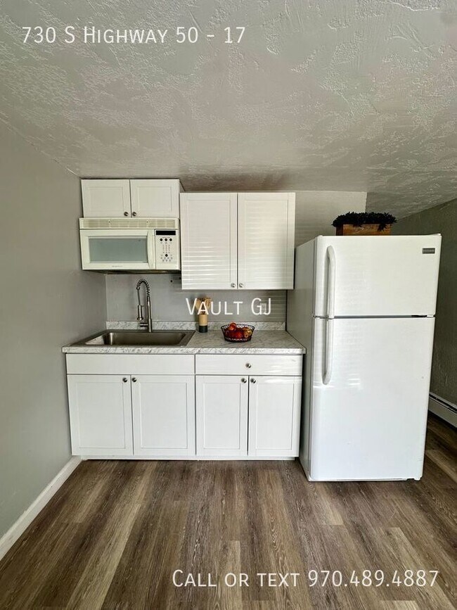 Foto del edificio - 730 US-50