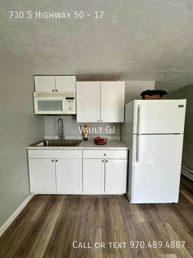 Building Photo - 730 US-50