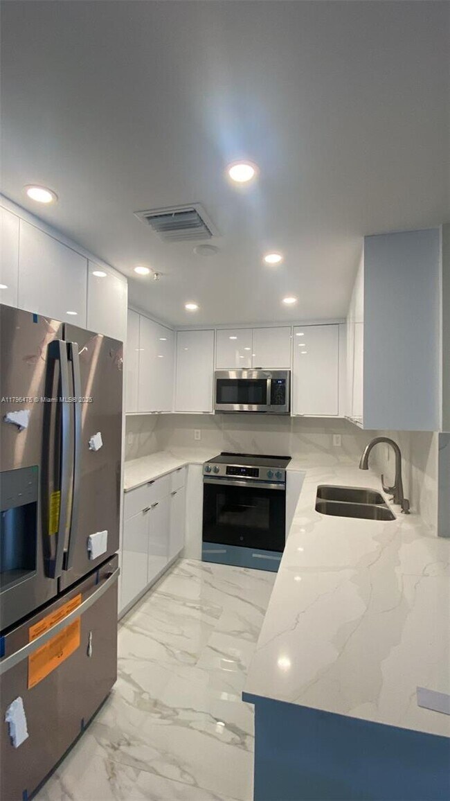Foto del edificio - 185 SE 14th Terrace