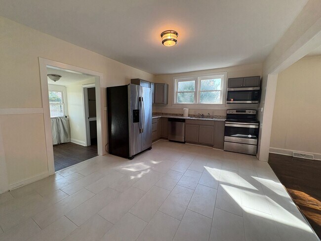 Foto del edificio - 2/2 Charming Home in West Greenville!