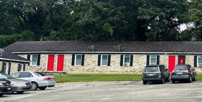 Building Photo - Glenn Oaks Apartments