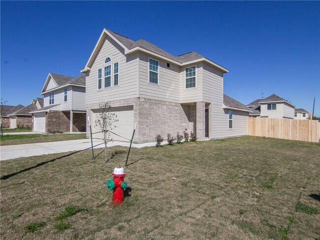 Building Photo - 1023 Marquis Dr