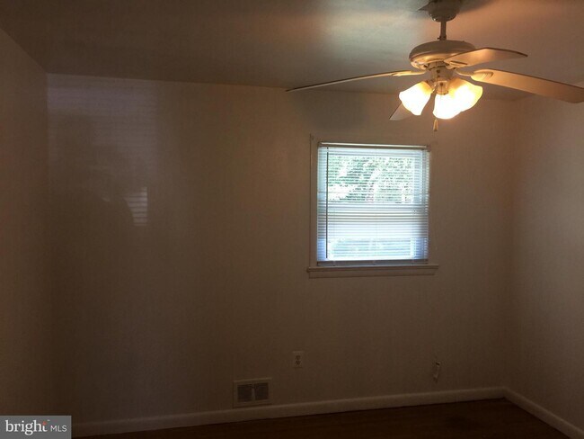 Building Photo - 9621 Autoville Dr