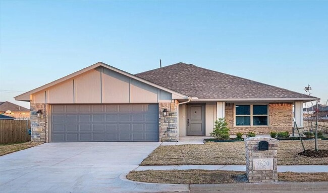 Photo - Beautiful 4 Bedroom Home 2 bathroom home!