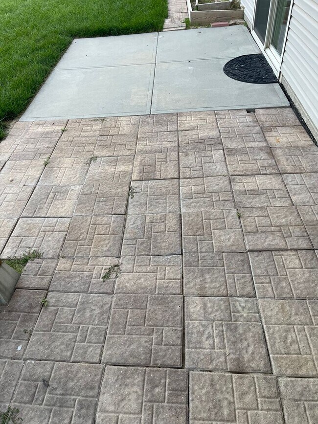 Foto del edificio - Spacious home in super nice neighborhood in Northwest Omaha