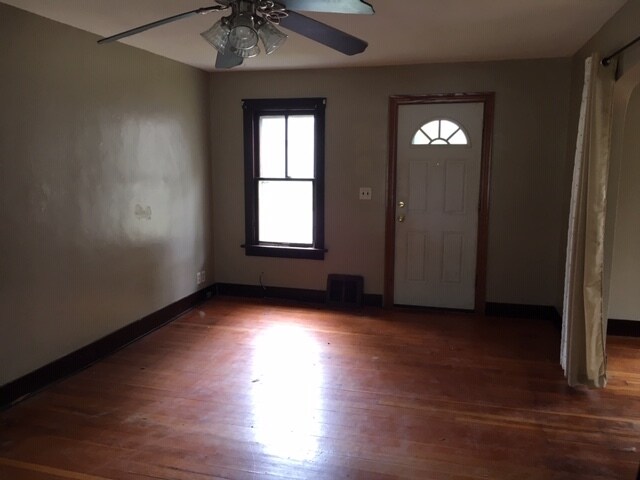 Building Photo - 235 N Boggs Ave