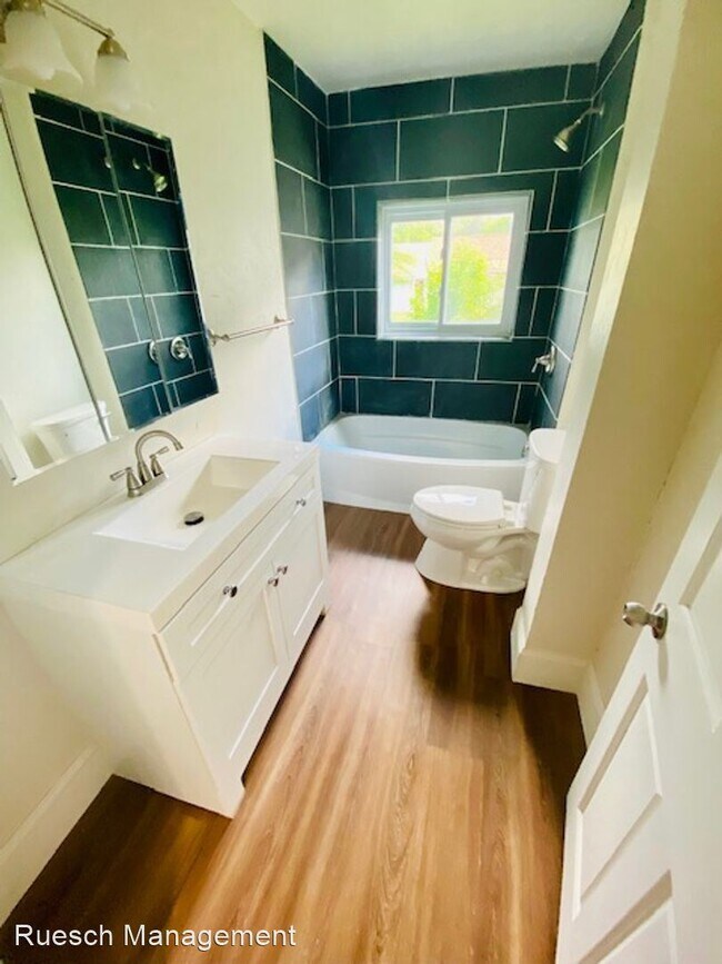 Foto del edificio - 4 br, 1 bath House - 310 Oak St