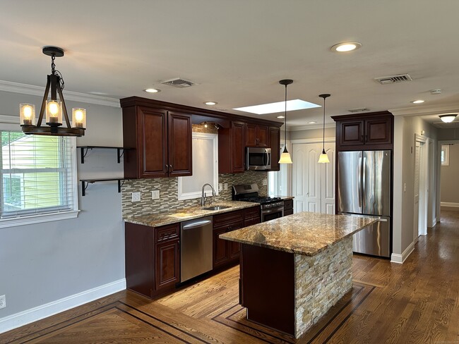 Building Photo - 6 Tarinelli Cir