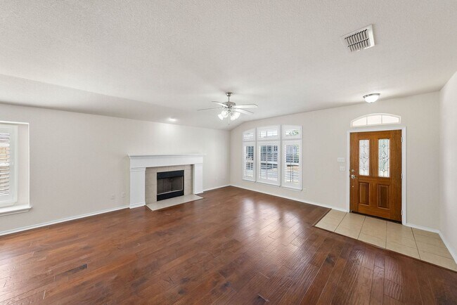 Building Photo - Gated Community - Resort Amenities