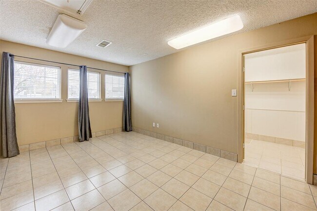 Foto del edificio - 3512 Broadway St