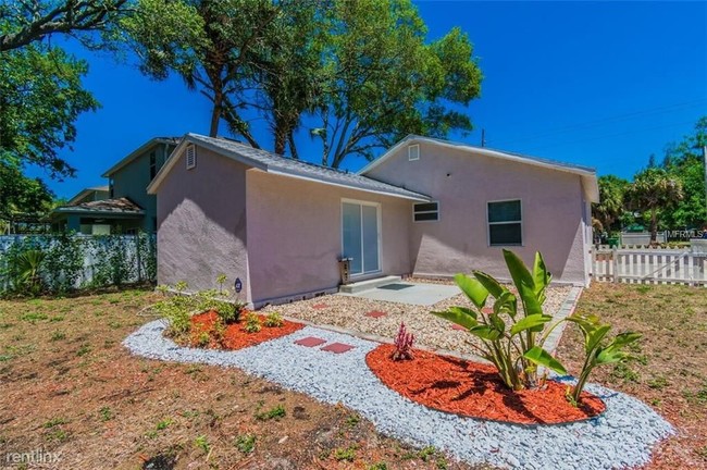 Building Photo - 6331 S MacDill Ave