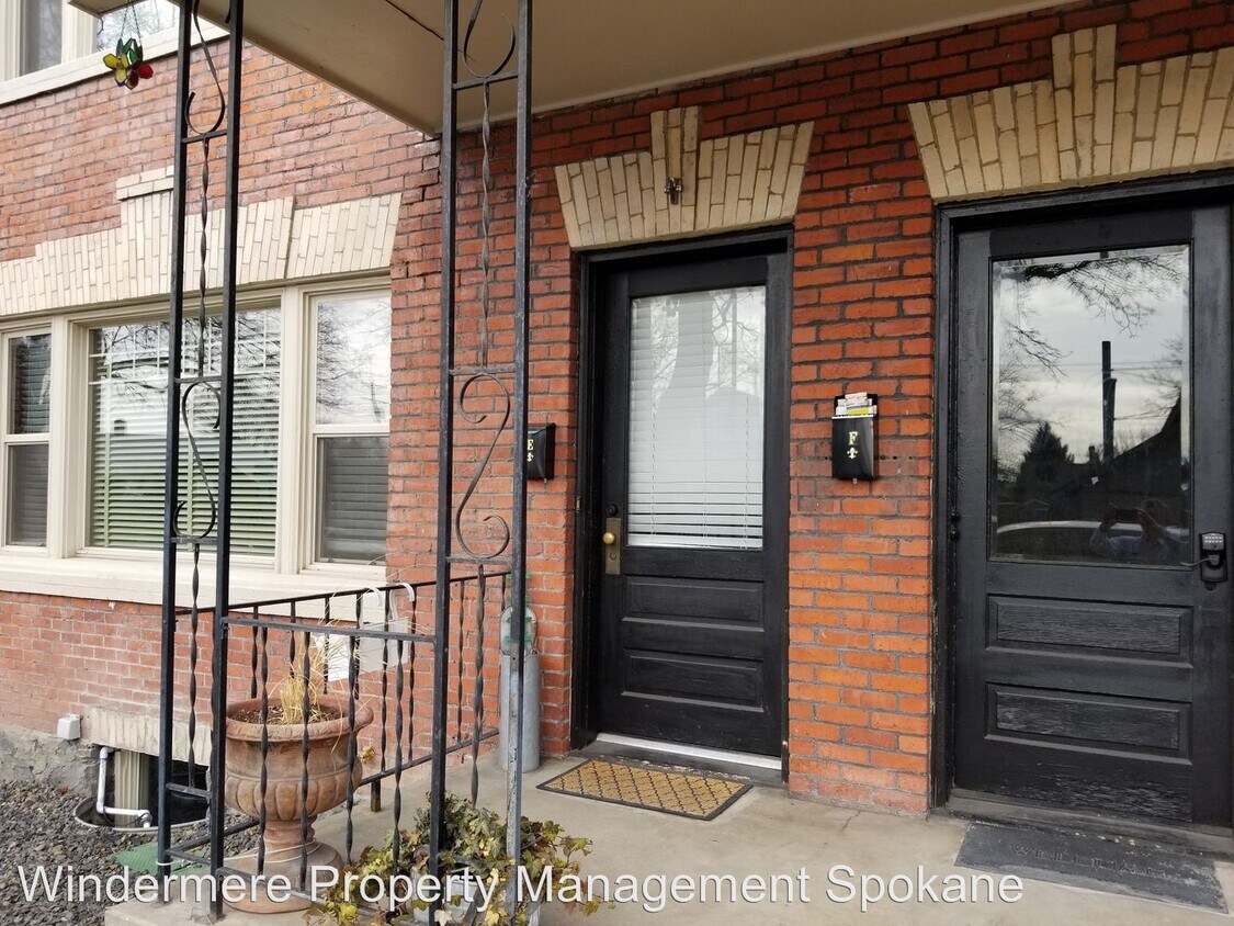 Primary Photo - 422-428 W Montgomery Ave