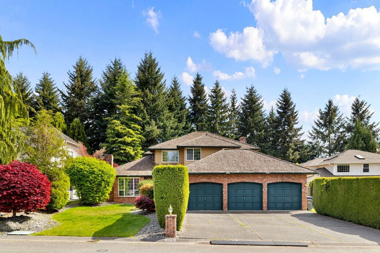 Foto principal - Beautiful 4 Bed 2.5 Bath single family hou...