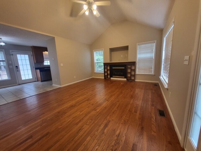 Building Photo - 3915 Plaxico Rd