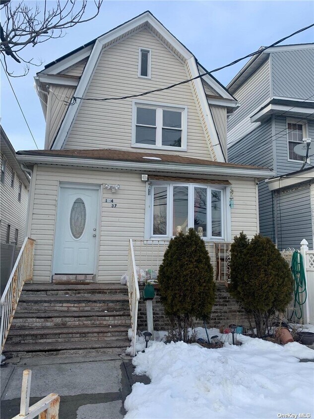 Primary Photo - 164-37 109th Ave