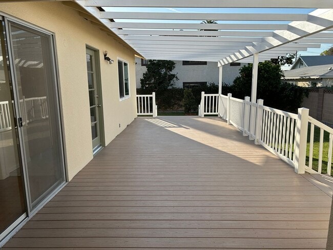 Building Photo - Adorable 5 Bedroom 3 Bathroom Orange Home Near Old Towne!