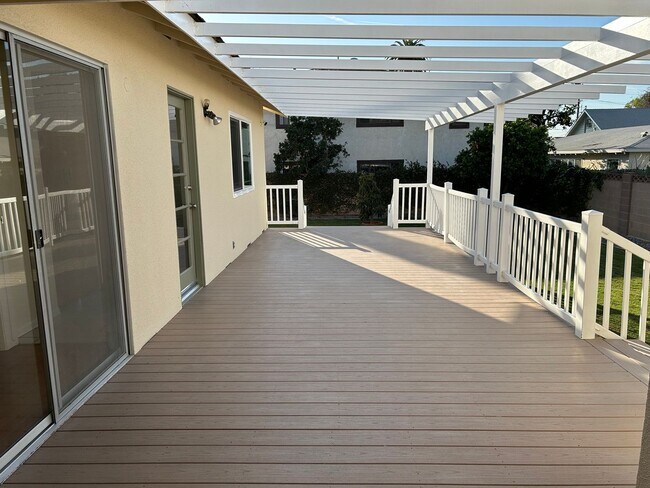 Foto del edificio - Adorable 5 Bedroom 3 Bathroom Orange Home Near Old Towne!