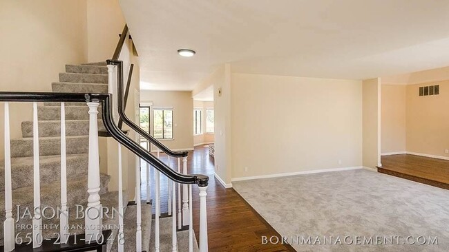 Foto del edificio - 35 Woodhill Dr