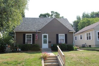 Building Photo - 1706 S 9th Ave