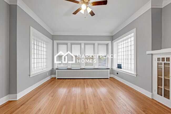 Building Photo - 7637 S Ada St