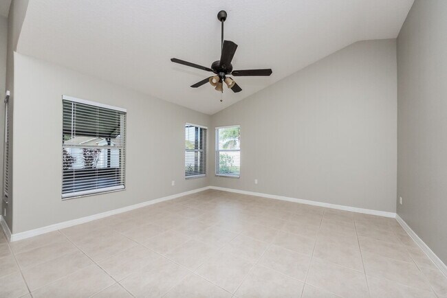 Foto del edificio - 4660 Huron Bay Cir