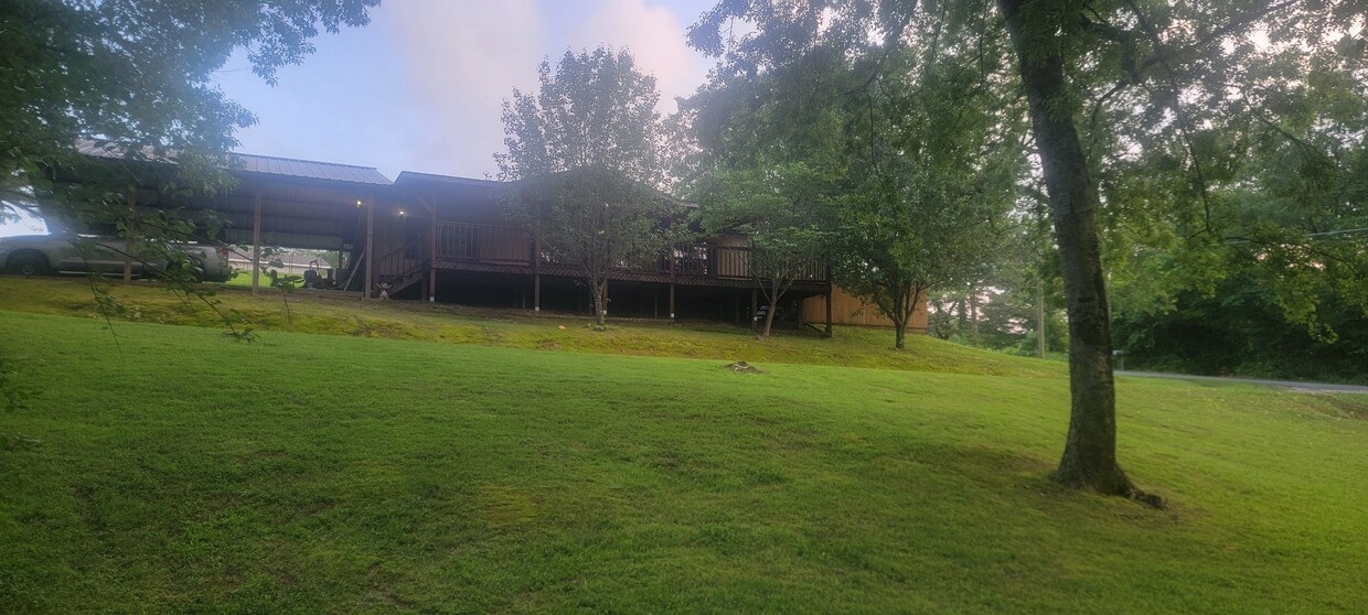 Primary Photo - 317 S Rogers Rd