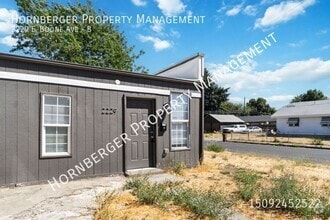 Building Photo - 2229 E Boone Ave