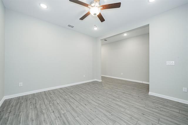 Foto del edificio - 427 Holt Ln