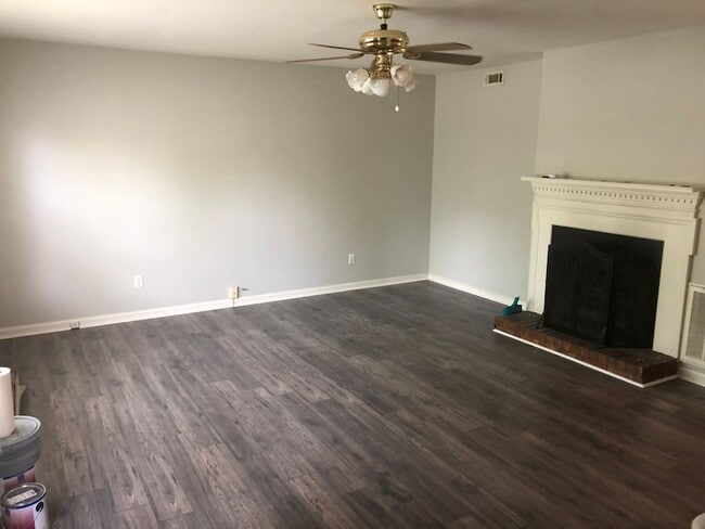 Photo - 906 Hammack Drive Unit Apartment