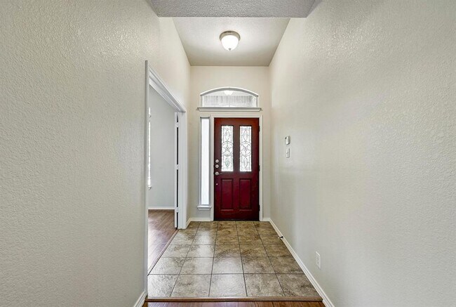 Foto del edificio - 1921 Sand Creek Rd