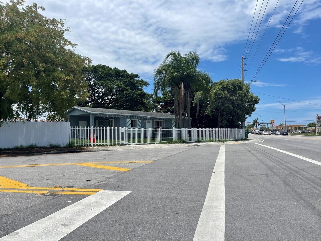 Primary Photo - 11751 SW 190th Terrace