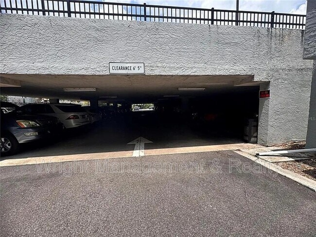 Foto del edificio - 201 W Laurel St