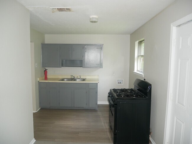 Foto del edificio - 5057 Gill Rd
