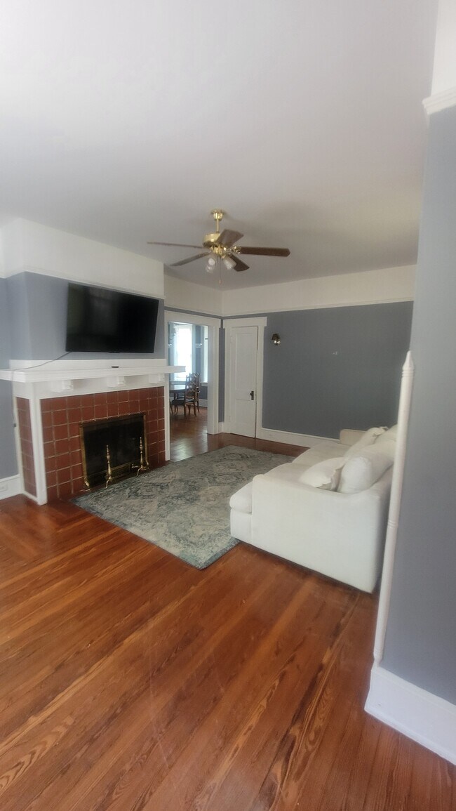 Foto del edificio - 148 W 6th St