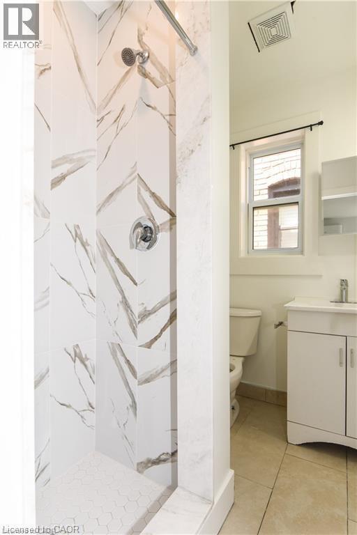 Photo du bâtiment - 13 Westinghouse Ave