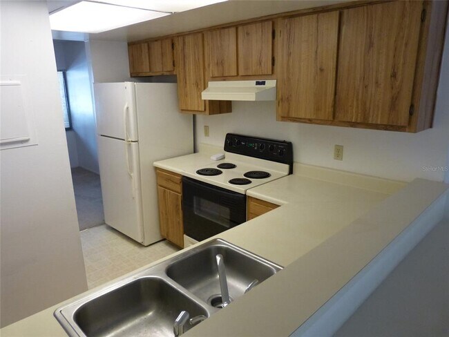 Building Photo - 5806 Windhover Dr