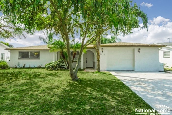 Foto principal - 5612 Mockingbird Dr