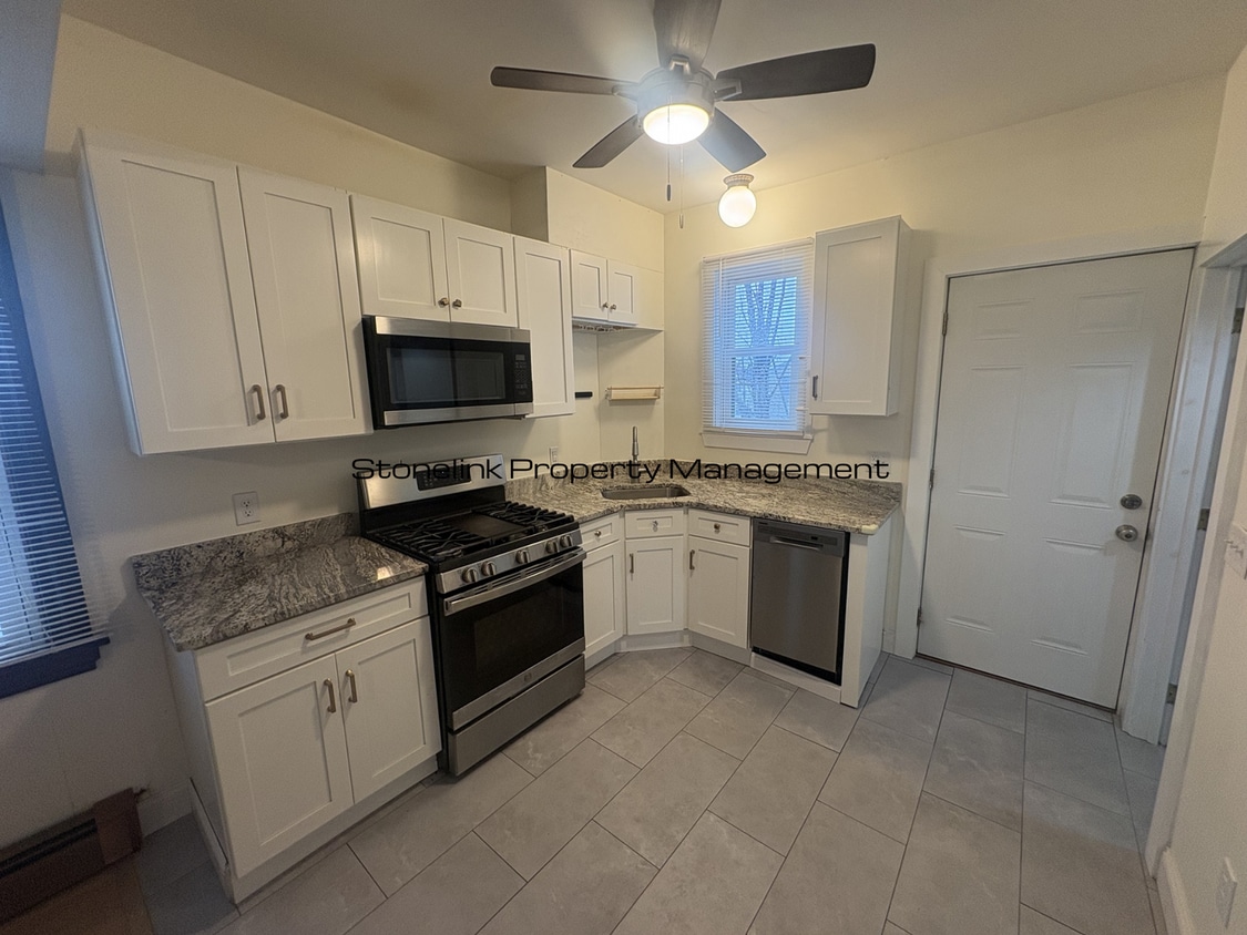 Photo - 124 Leo Avenue