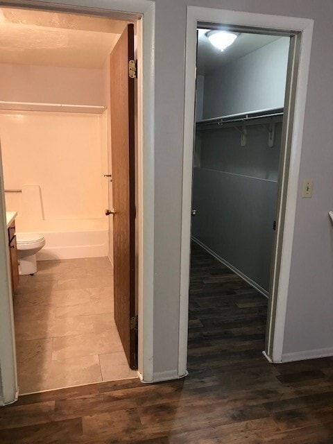 Building Photo - 3828 Camelot Village Ct