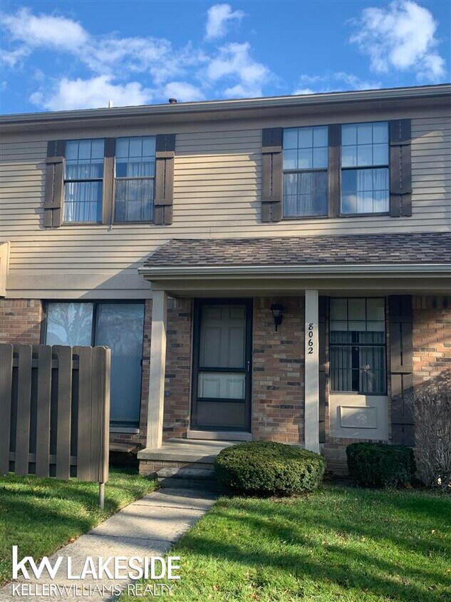 8062 Willow Ln, Warren, MI 48093 Condo for Rent in Warren, MI