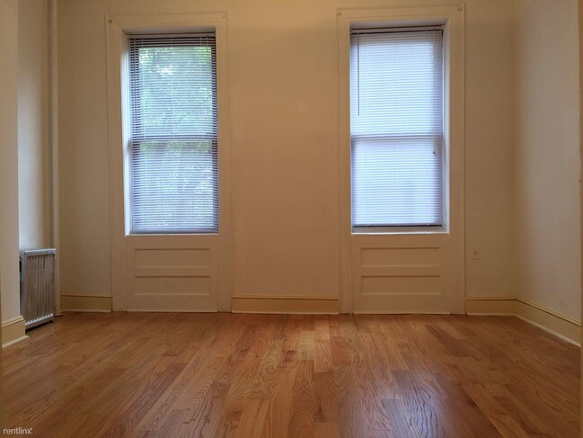 Foto del edificio - 1717 Gates Ave