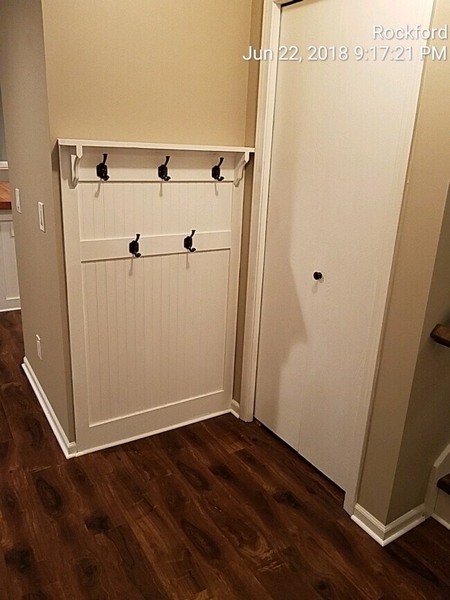 223 E Division St, Rockford, MI 49341 Townhome Rentals in Rockford MI