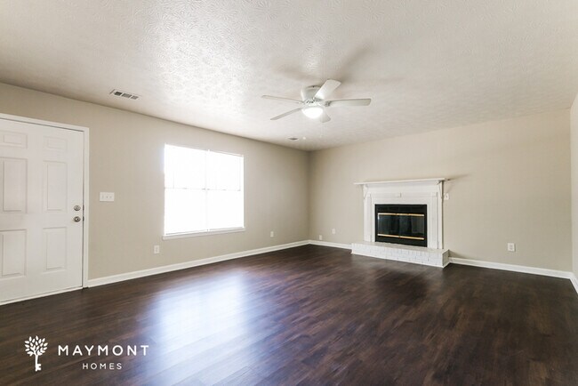 Foto del edificio - 2175 Red Rose Ln