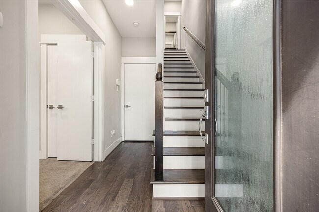 Foto del edificio - 707 Schwartz St